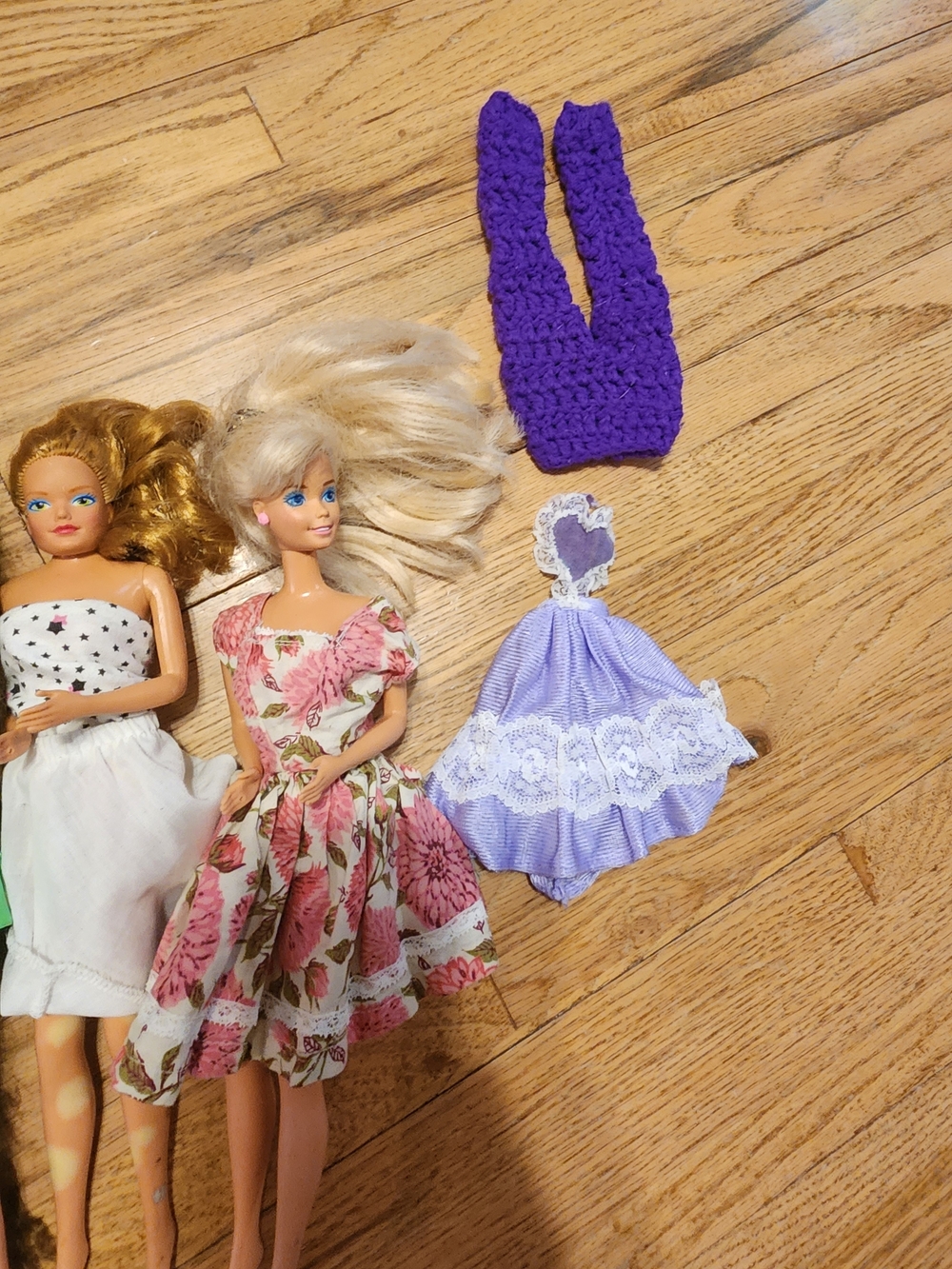 Vintage Mattel Barbie Dolls Assorted Colors - Picture 5 of 5